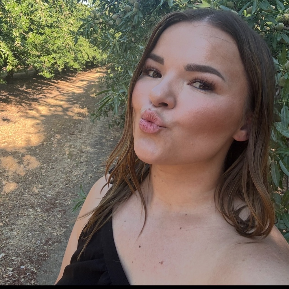 Meet your Posher, Caylin